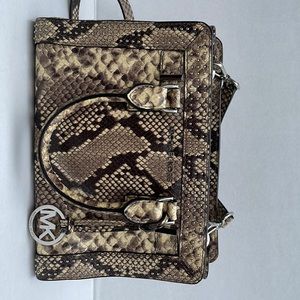 Michael Kors handbag. Excellent condition.